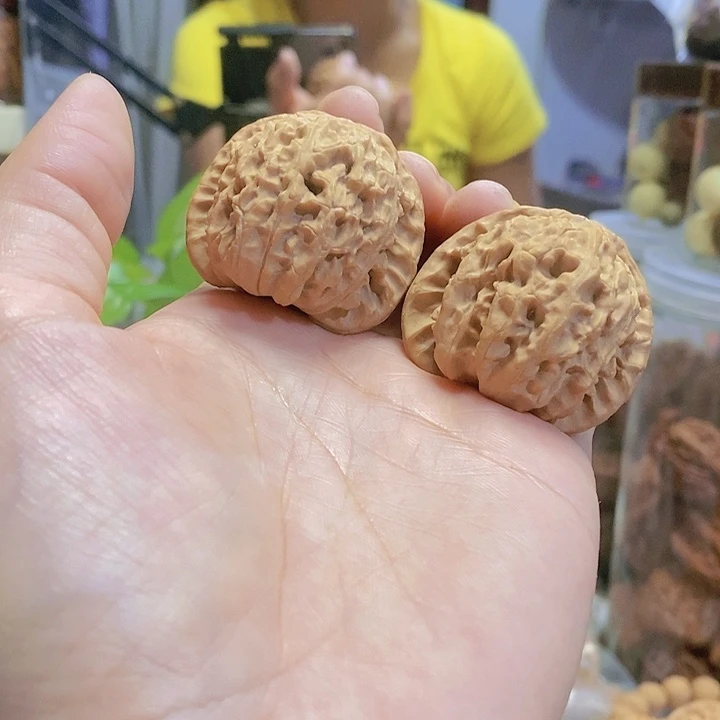 【闪购商品】文玩核桃把件39白狮子
