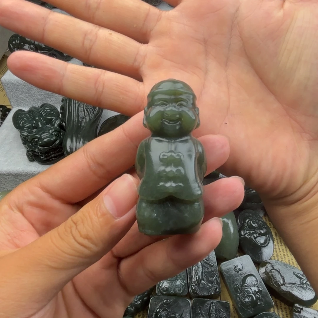 盘***人颈饰未镶嵌和田玉（糖玉）