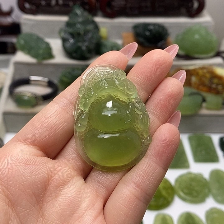 未镶嵌蛇纹石玉挂件