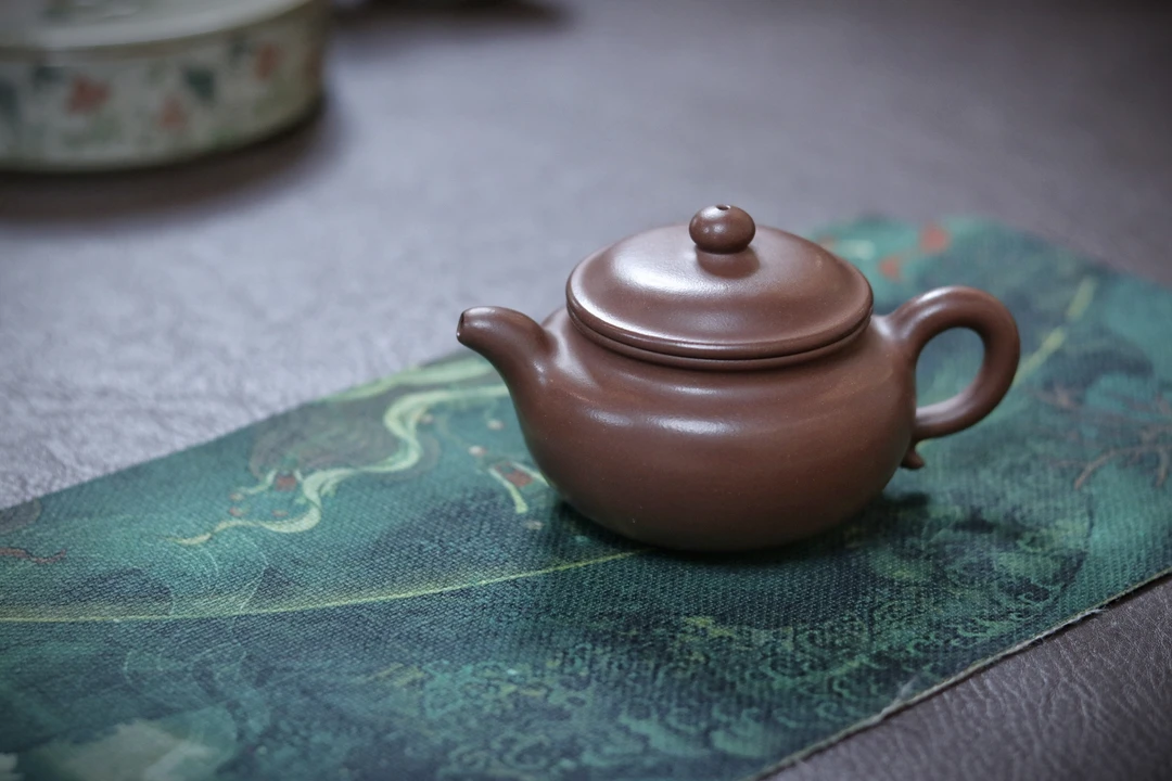 湘林甄选——【小仿古壶】  泥料:原矿中槽清泥 容量：160cc  湘林手作
