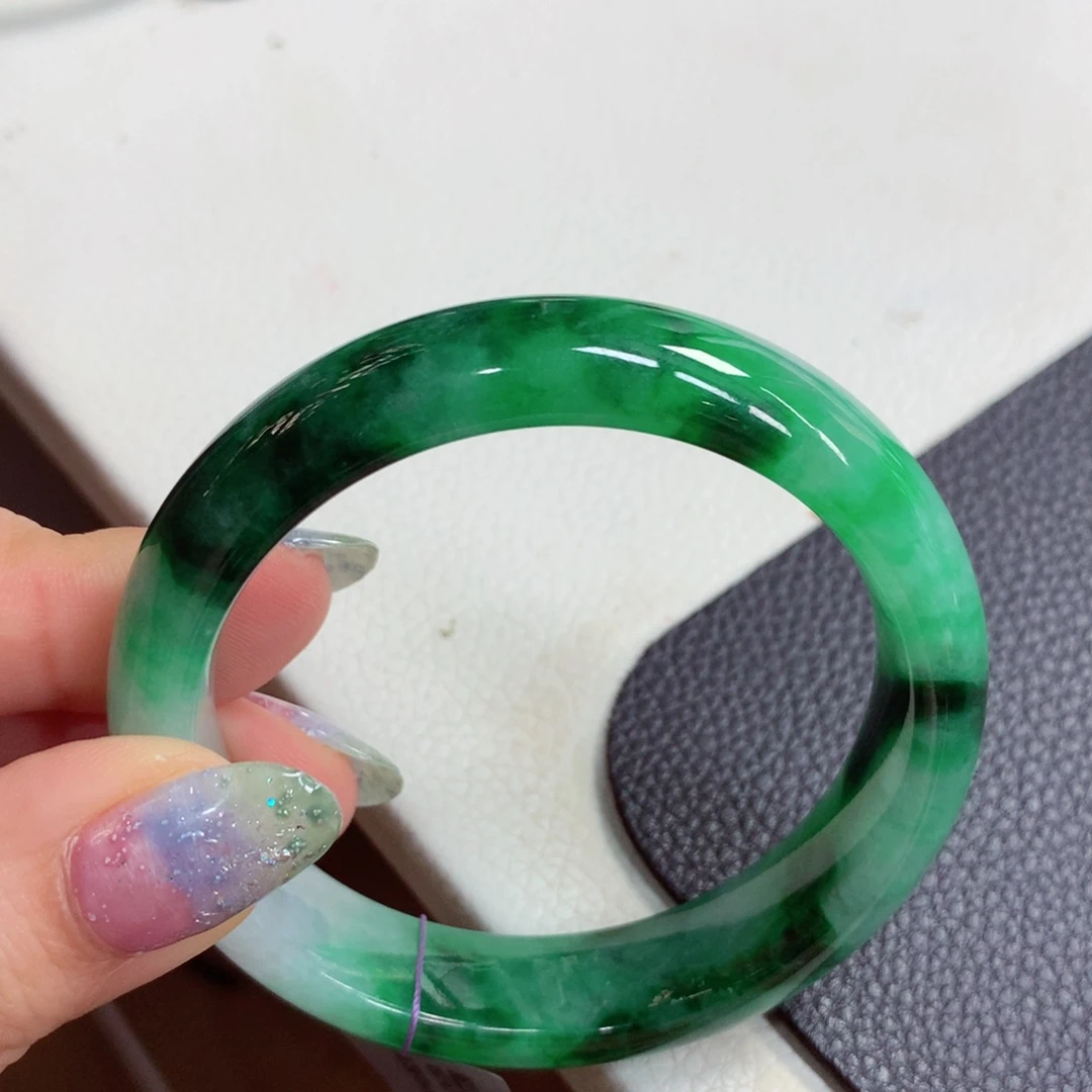 翡翠手镯未镶嵌缅甸