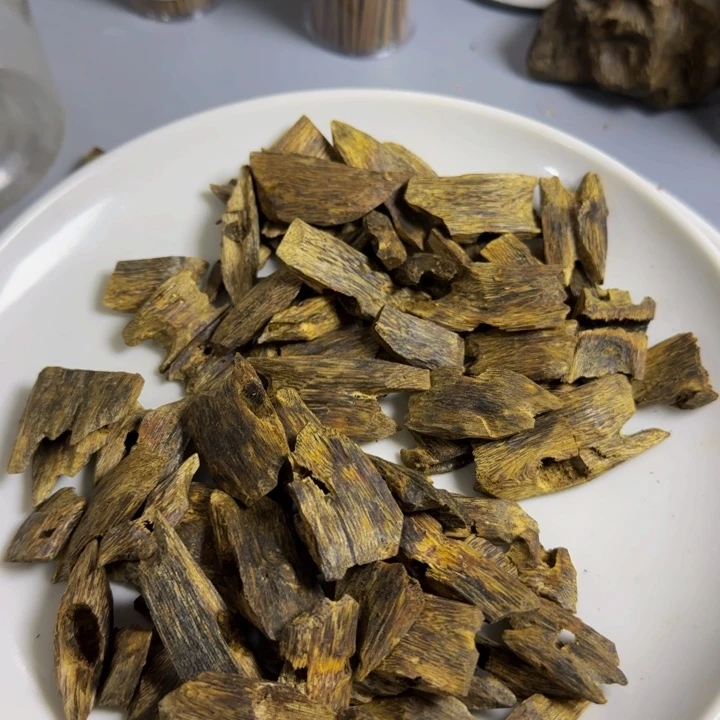 香料哈**娘千里香100克，以直播间为准