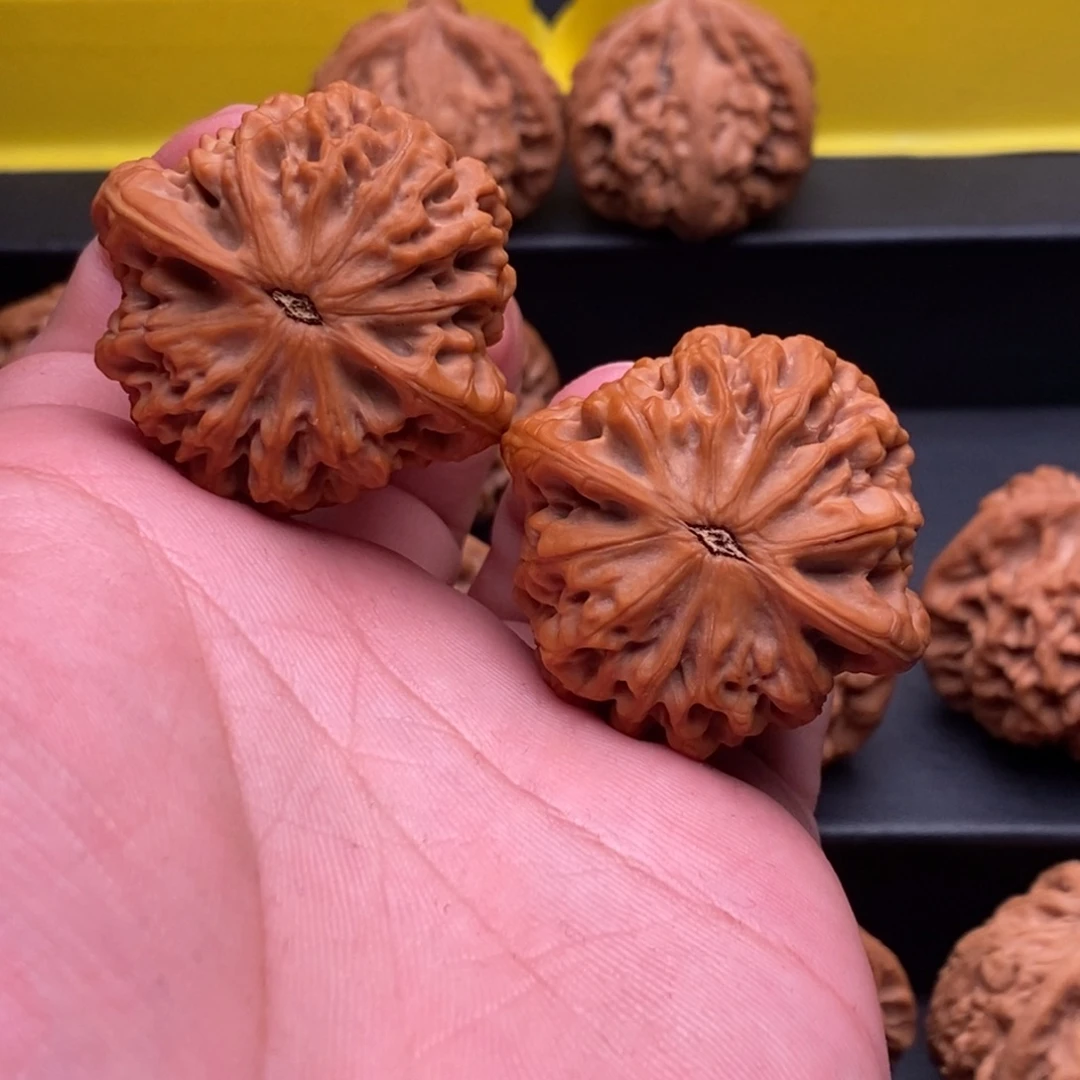 啊***姆文玩核桃吊坠41秦闷