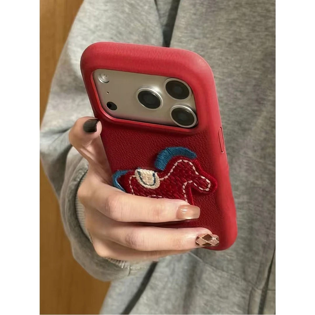 新年刺绣马适用于苹果17Promax手机壳VIVOX300华为OPPO小米17女壳