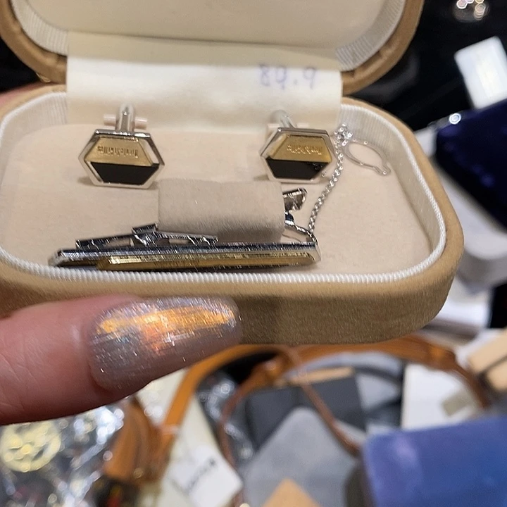 溜***。中古香水沐浴露持久留香