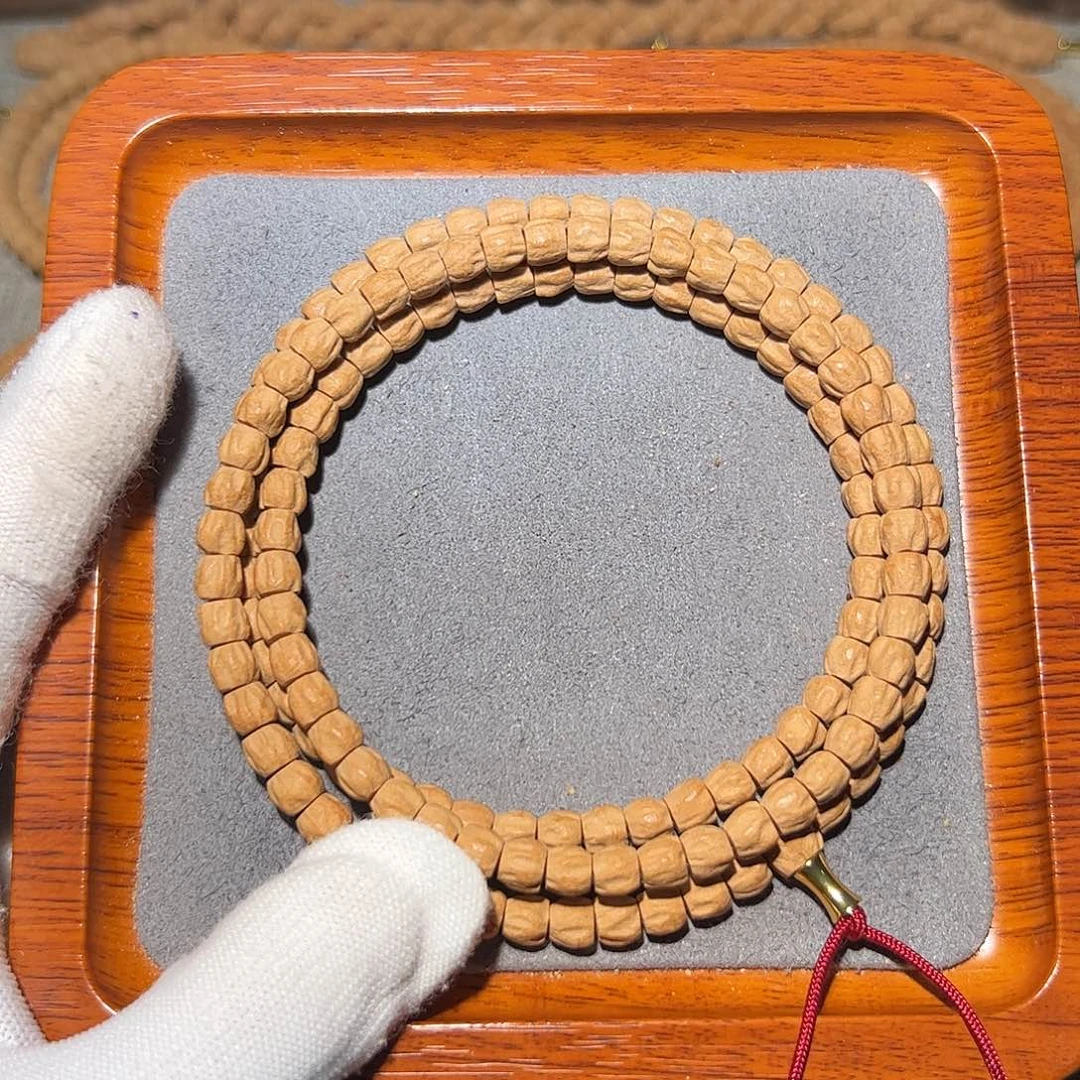 Z***y柏香籽/百香籽吊坠红油皮直切筒顺6+