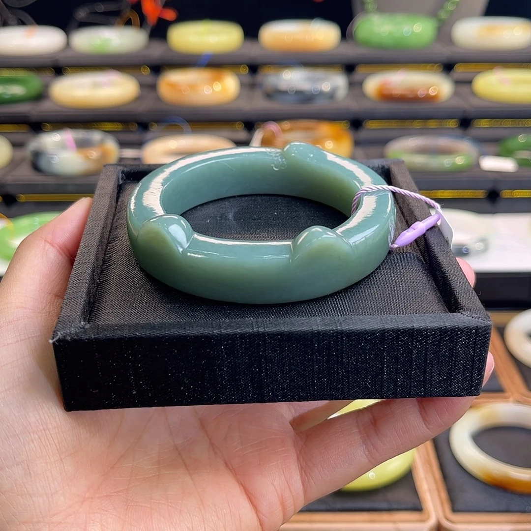 和田玉未镶嵌手镯小猫爪