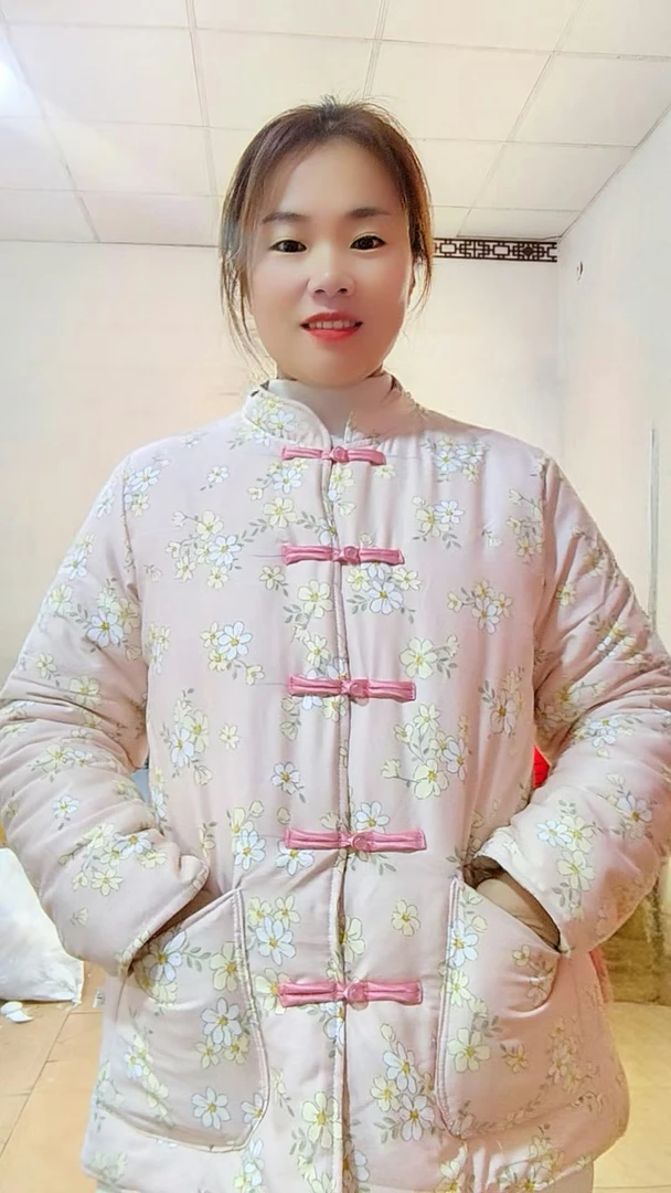 浅色碎花棉花棉袄时尚口袋款