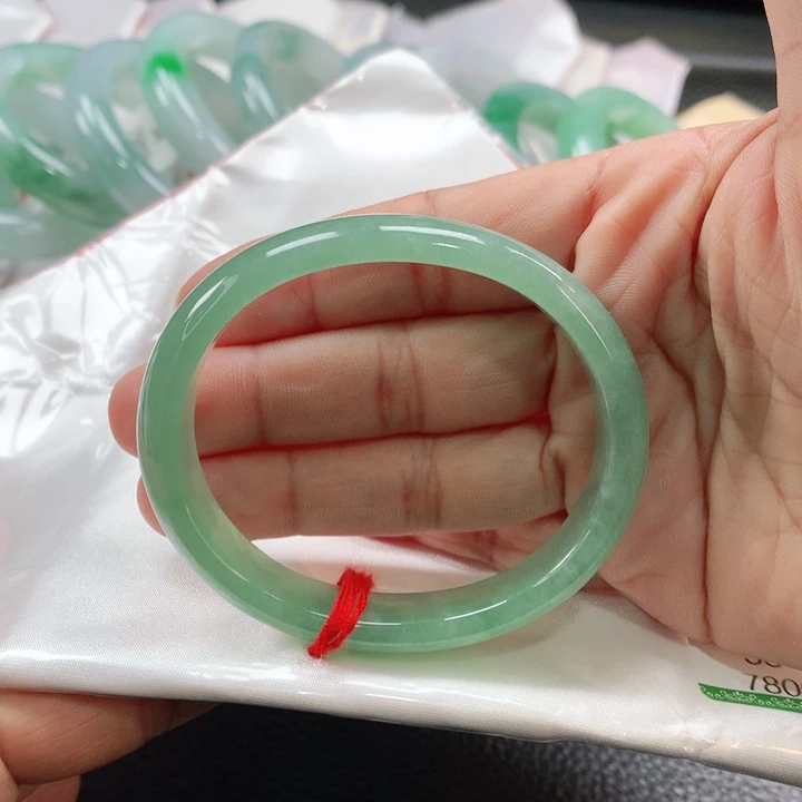 翡翠手镯未镶嵌54545454444