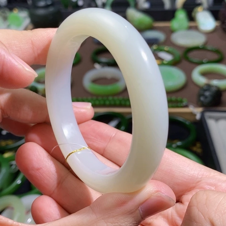 和田玉羊脂白玉手镯54.8圈口55.5克未镶嵌