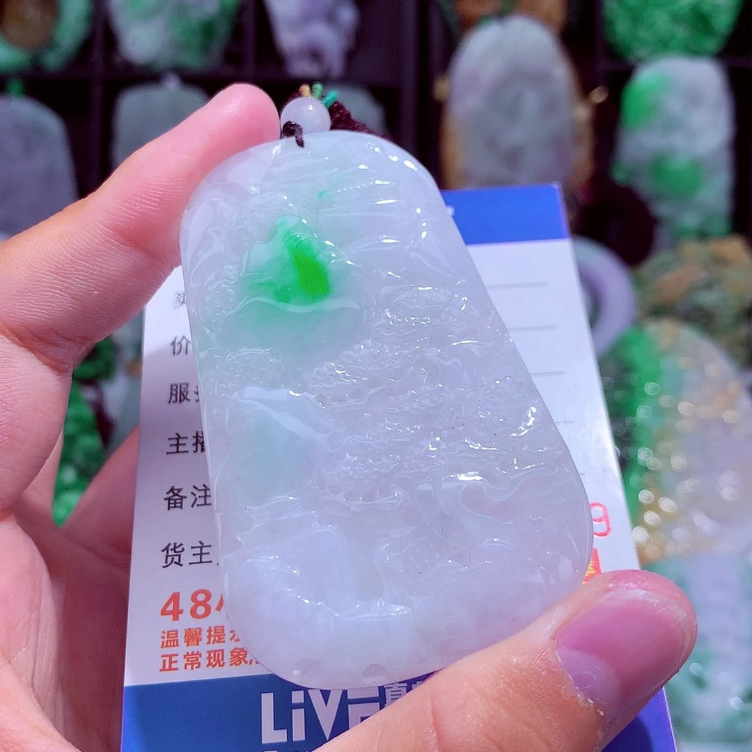 颈饰未镶嵌翡翠天然