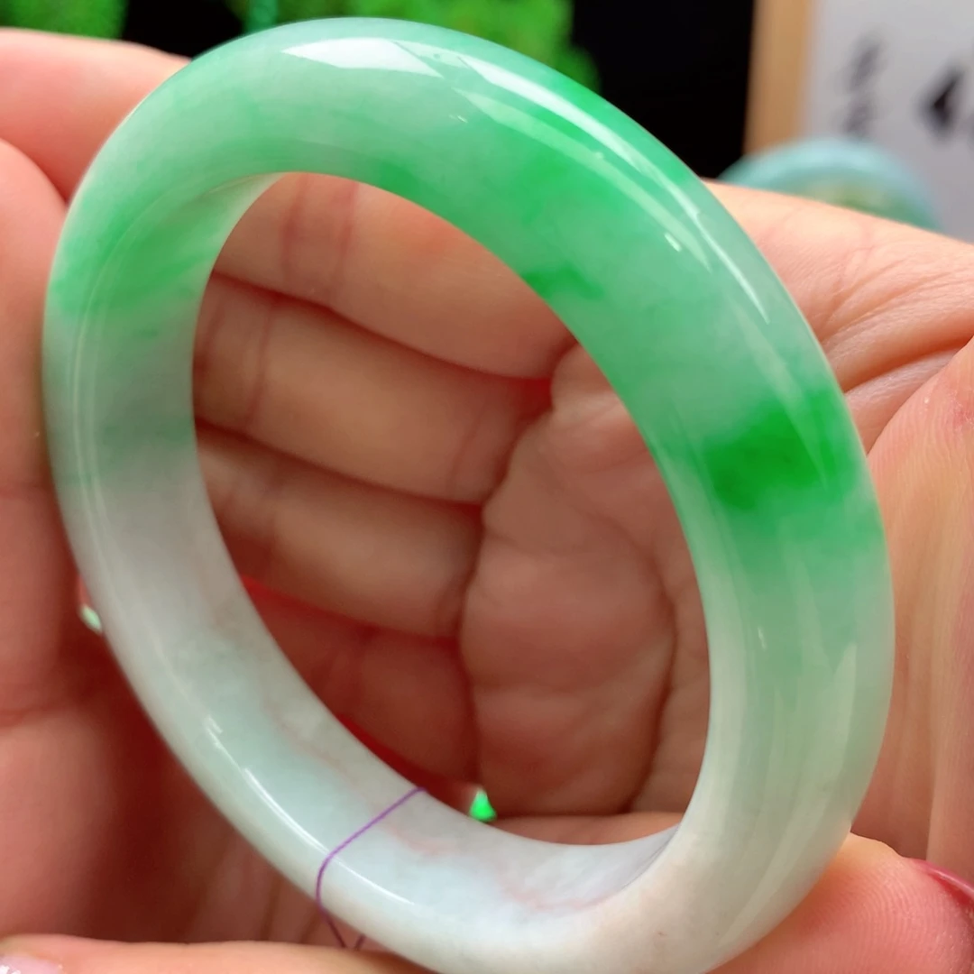 未镶嵌手镯翡翠T***记付订金1万，未付12800