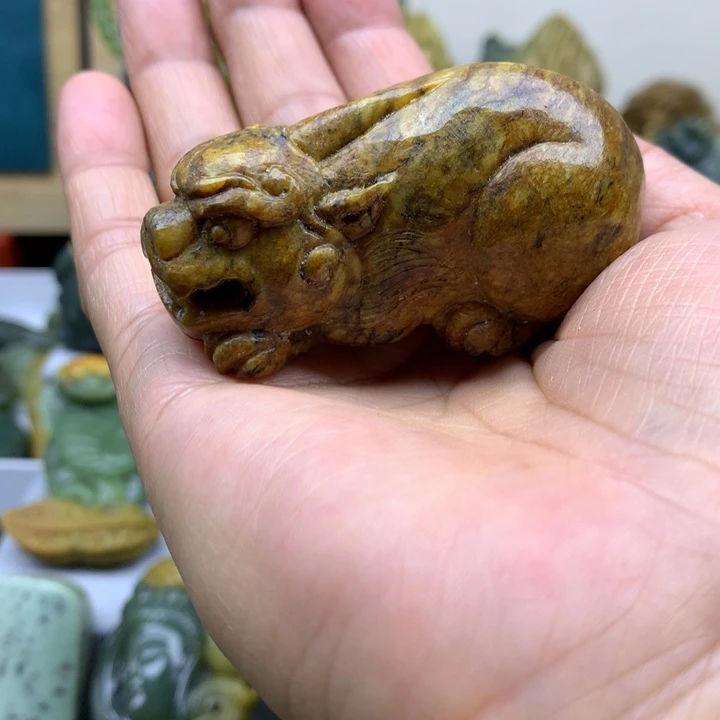 【闪购商品】岫岩河磨玉（透闪石质玉）未镶嵌把件