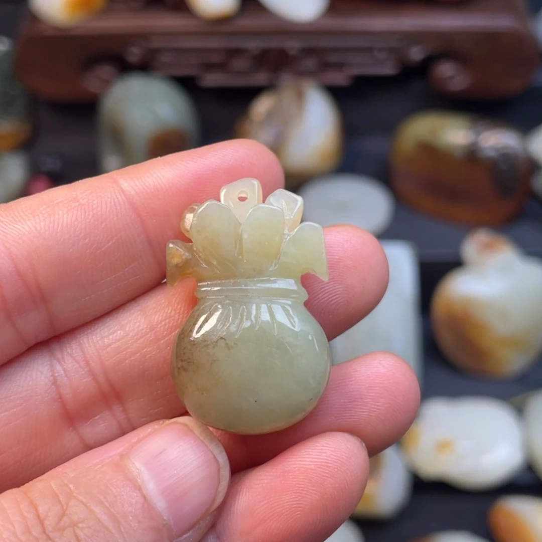 和田玉未镶嵌挂件