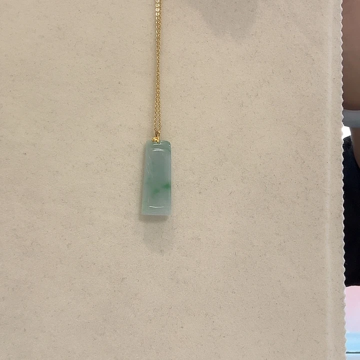 翡翠18K金镶嵌颈饰竹节