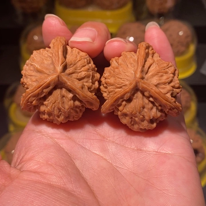 核桃文玩核桃38尺盘山三棱