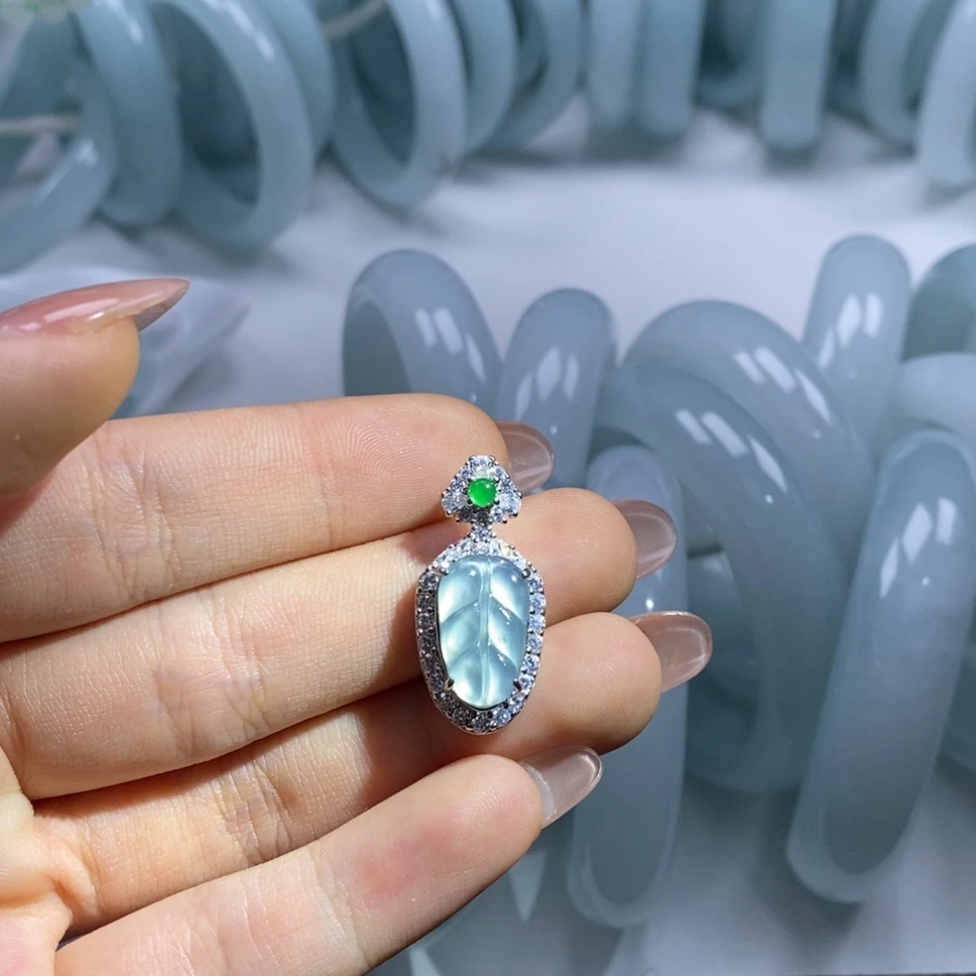 翡翠未镶嵌吊坠(不含链)翡翠