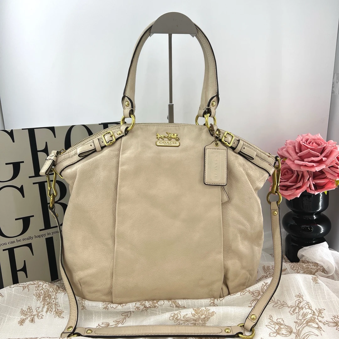 95新 COACH/蔻驰 9184/奶昔白全皮饺子包手提单肩包