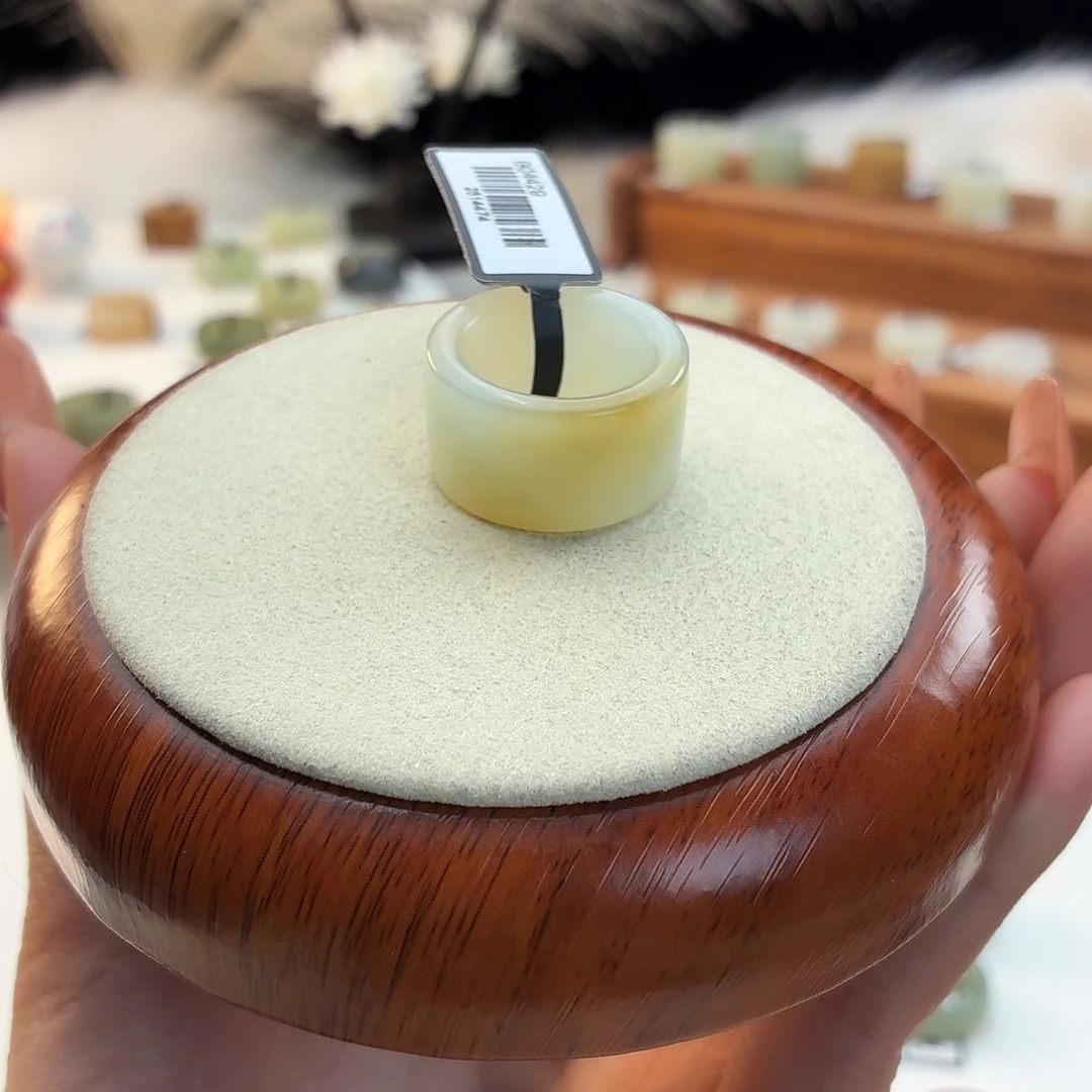 和田玉未镶嵌戒指飘糖圆切17.3j67