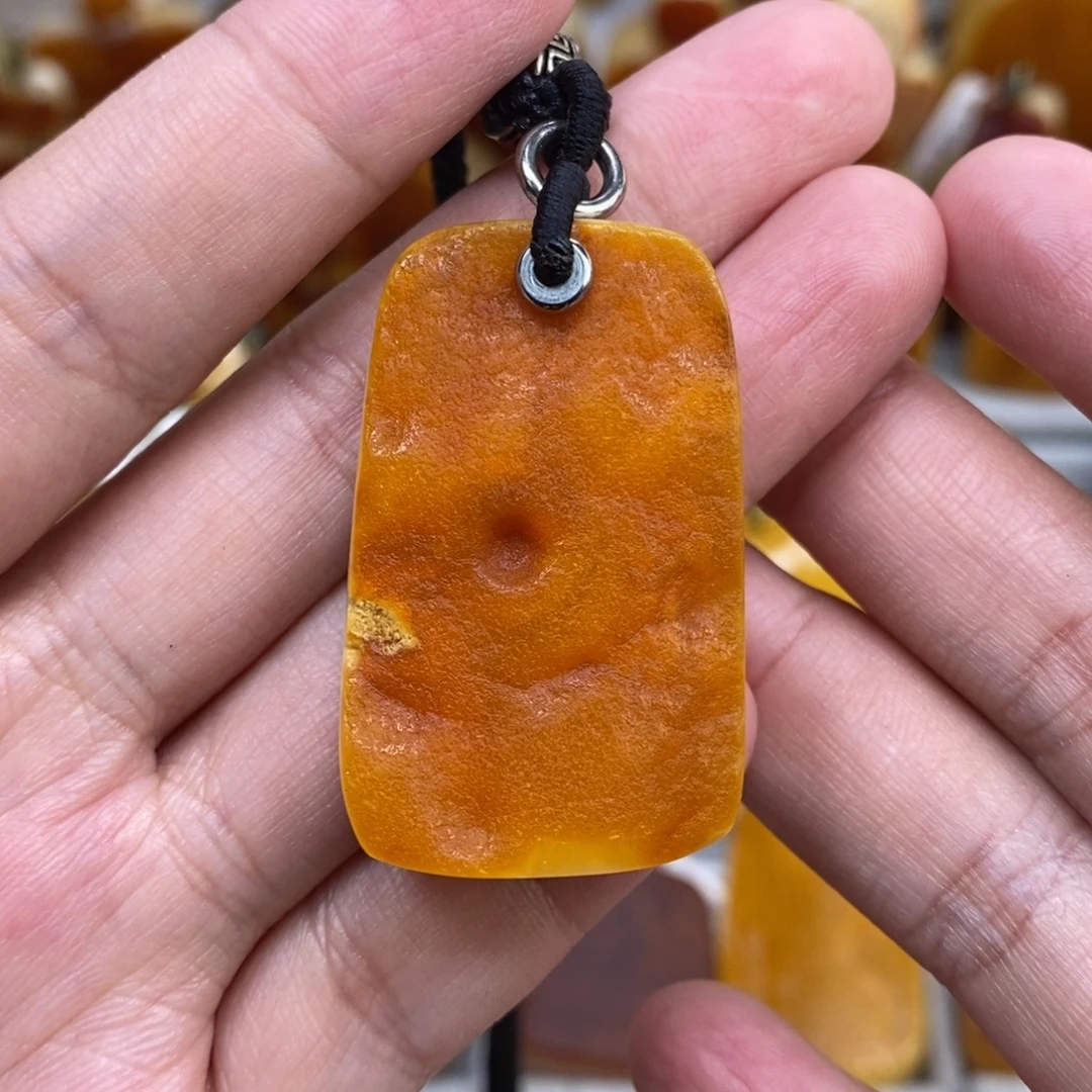 蜜蜡未镶嵌珠宝奇石