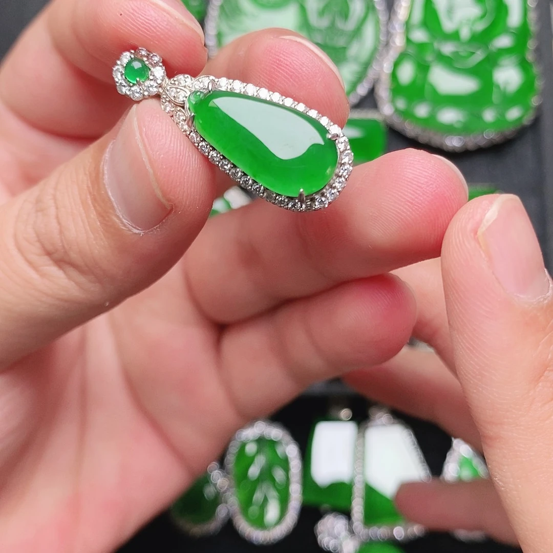 翡翠银S925镶嵌吊坠(赠链)吊坠