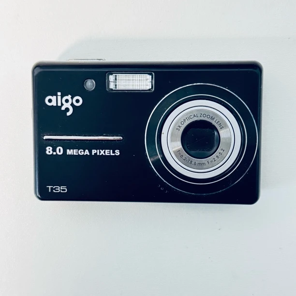 9新 aigo/爱国者 t35特价800w像素出片色彩感好人景款