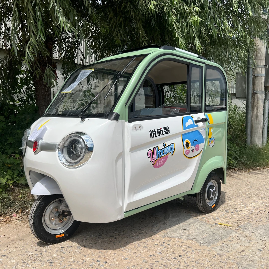 全封闭电动三轮车带棚可用于接送孩子代步小型车