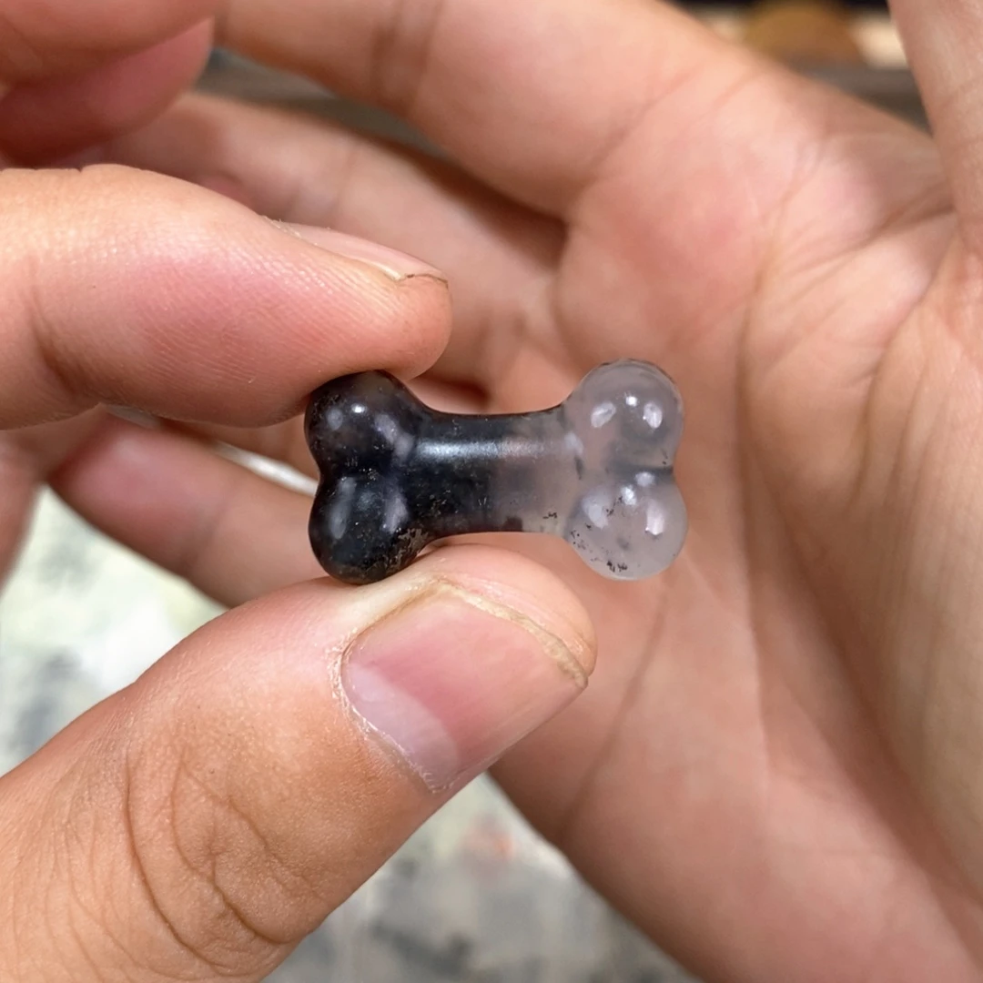 岫玉未镶嵌颈饰岫玉小骨头吊坠