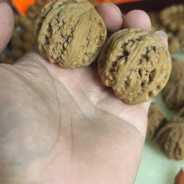 文玩核桃把件40左右练手色差粗筋
