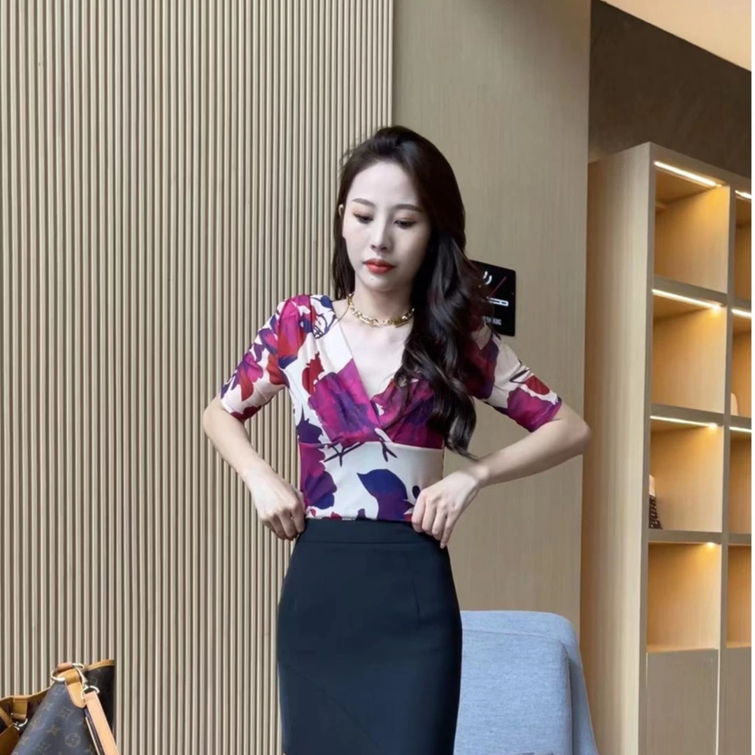 【梦婷家】夏季新款V领网纱中袖T恤-0428