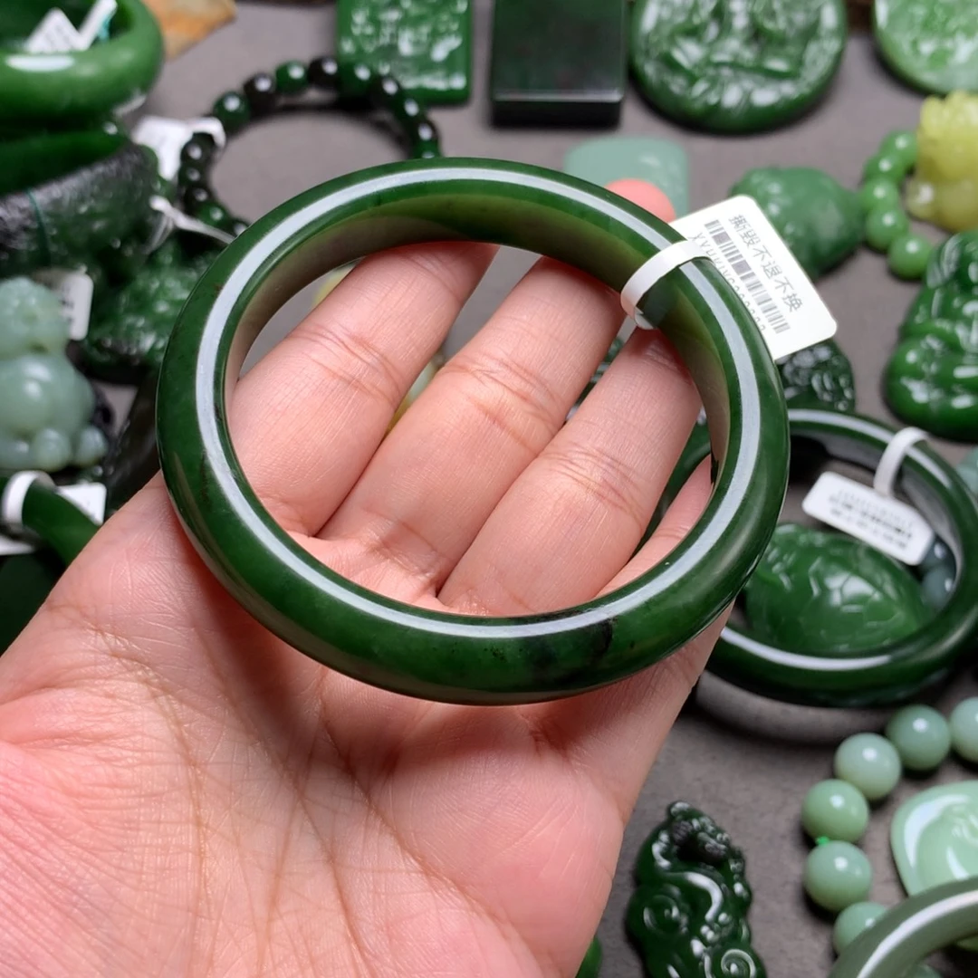 和田玉未镶嵌手镯