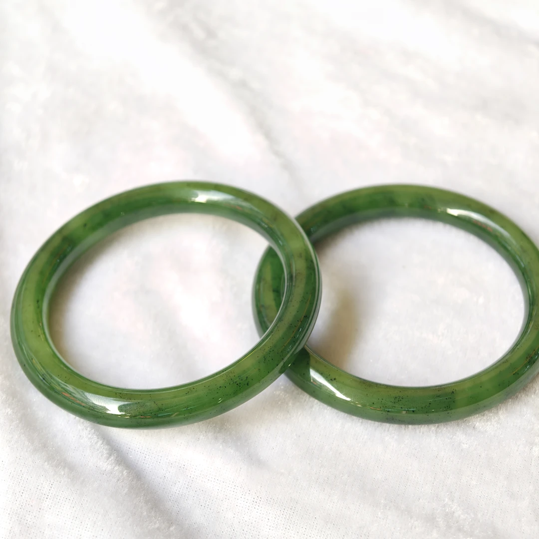 byj-999-001 和田玉俄碧苹果绿胖圆手镯多样性拍一发一