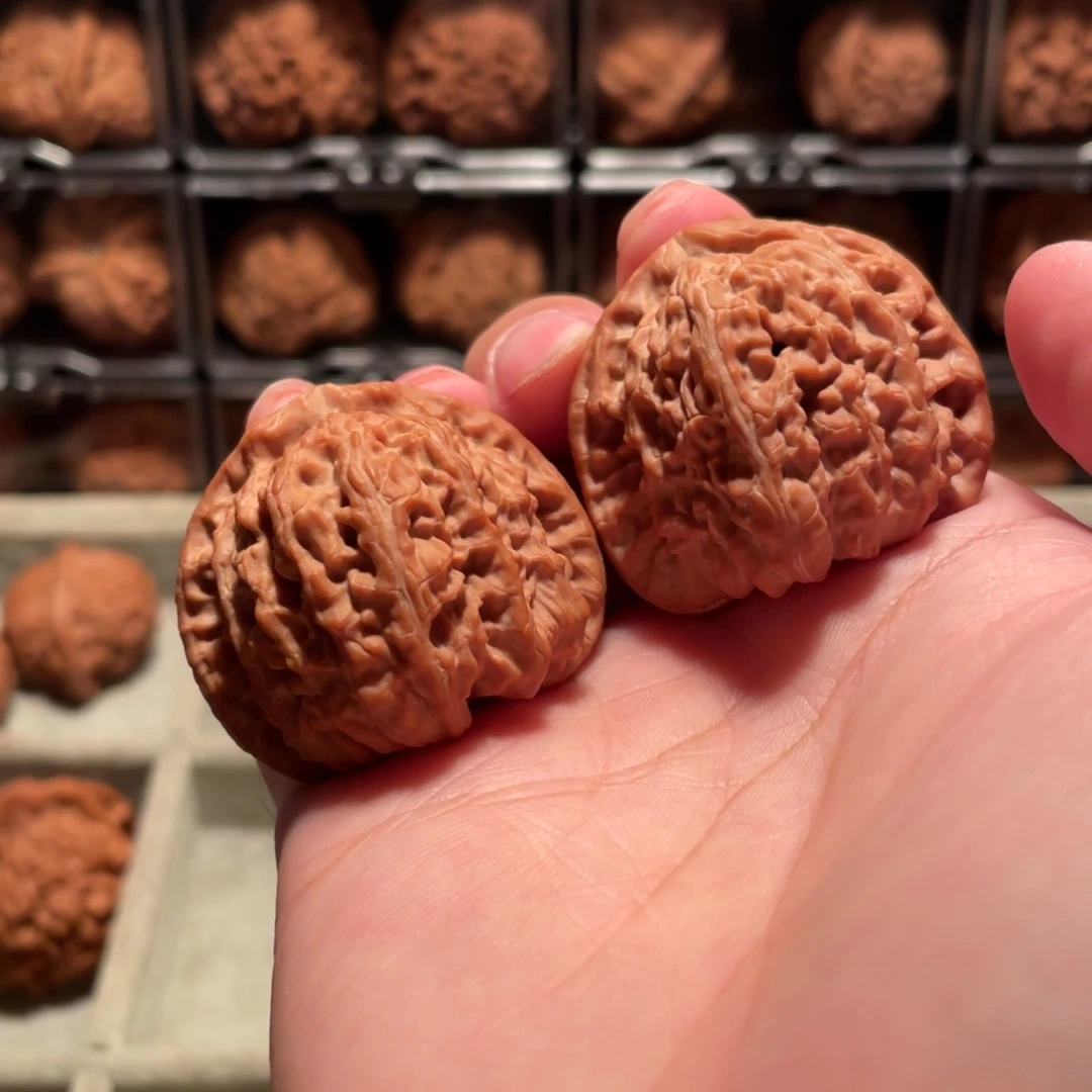 小***雄文玩核桃吊坠三角白