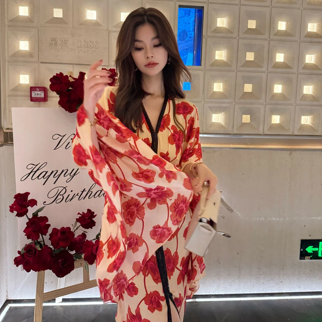 郭甜心【馥郁玫瑰】25春夏新款原创设计感钉钻印花连衣裙C-LTXS073