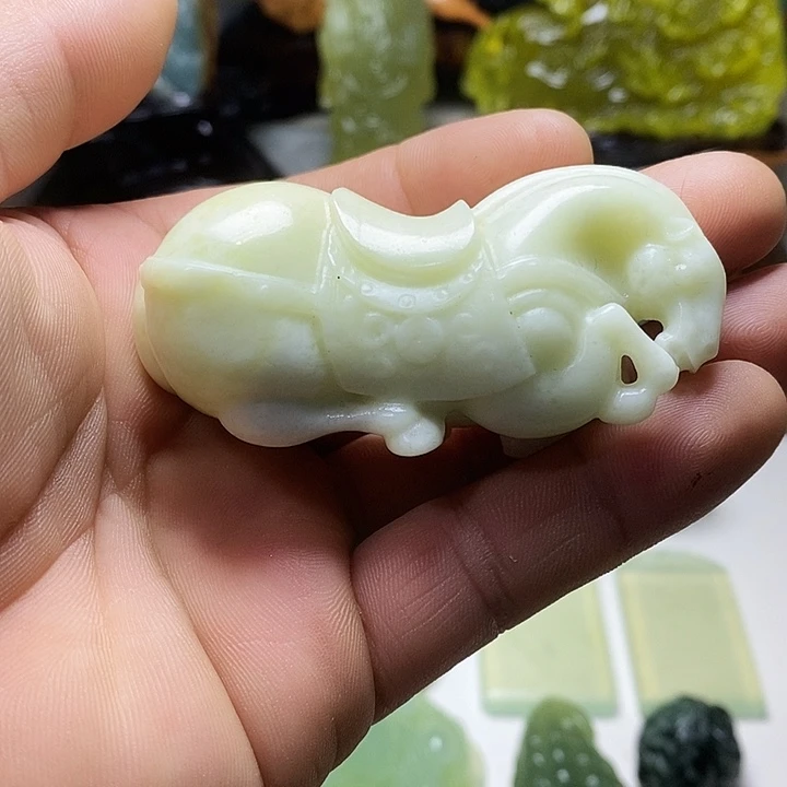蛇纹石玉未镶嵌手把件