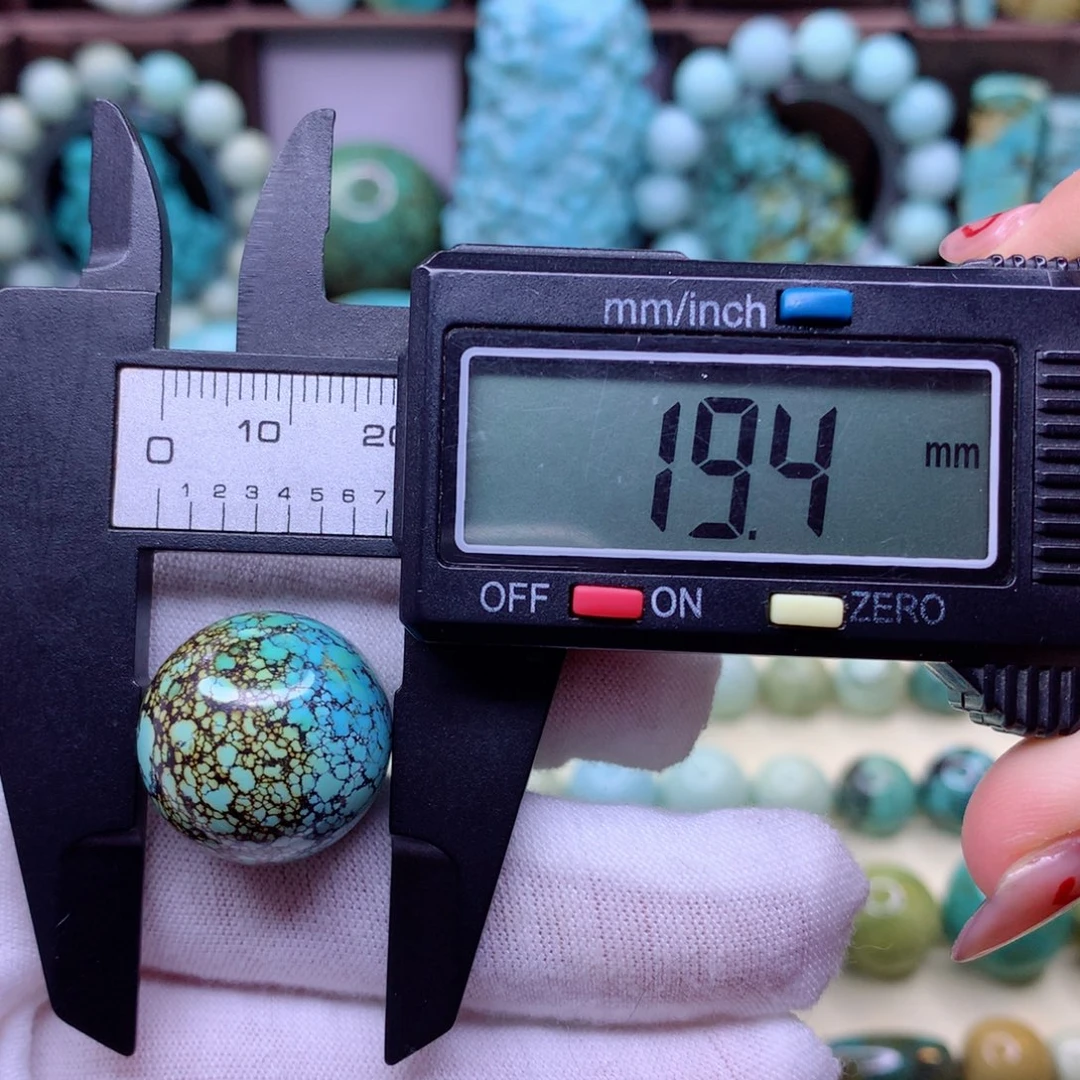 绿松石颈饰未镶嵌