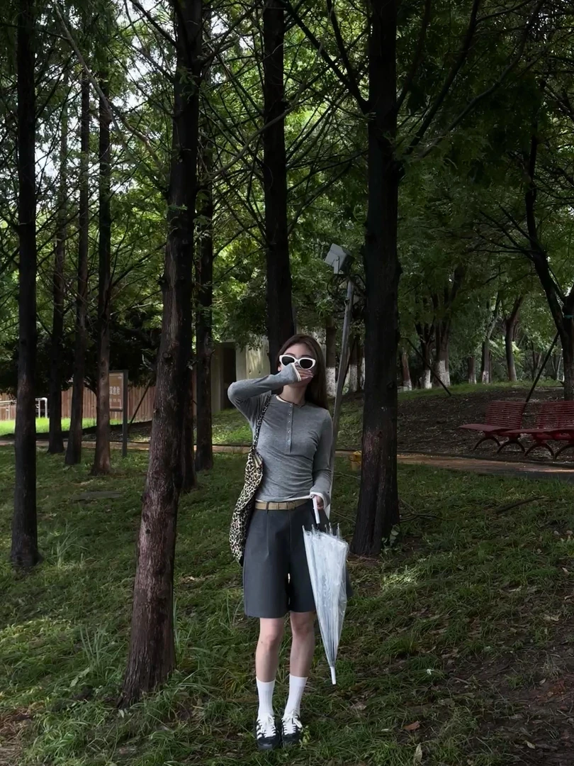 韩系灰色假两件打底衫小众拼接长袖2025早秋新款五分西裤两件套