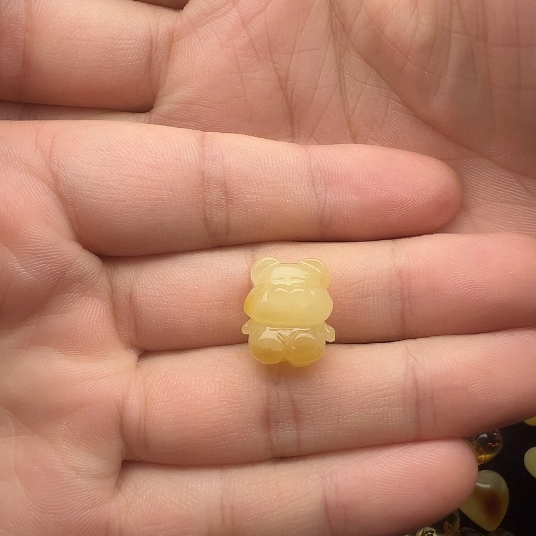 蜜蜡未镶嵌颈饰小熊提溜（打孔不退换）