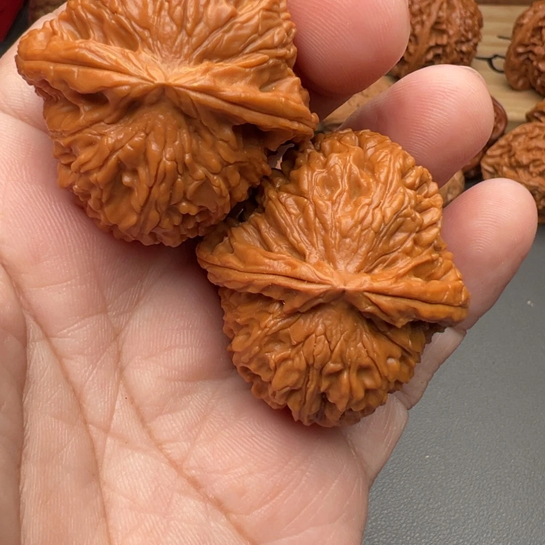 大***号把件文玩核桃白狮子