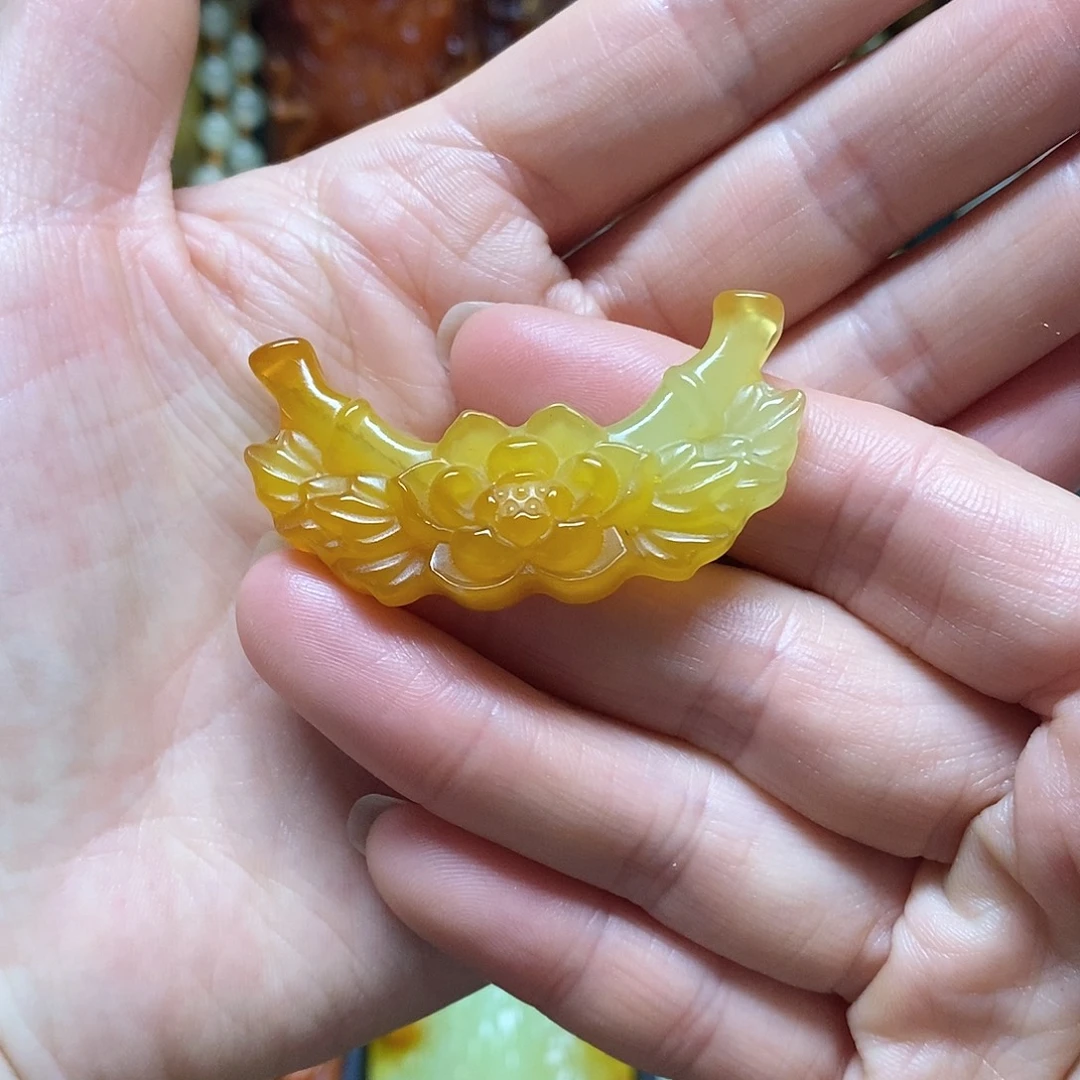 岫玉未镶嵌吊坠(赠链)