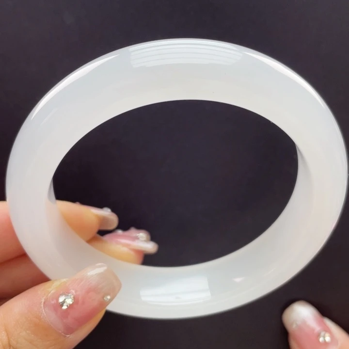 未镶嵌手镯石英质玉