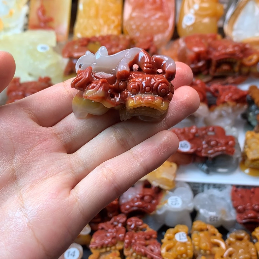 石英质玉（黄龙玉）未镶嵌挂件