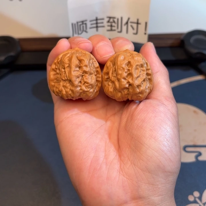 核桃蛤蟆头文玩核桃