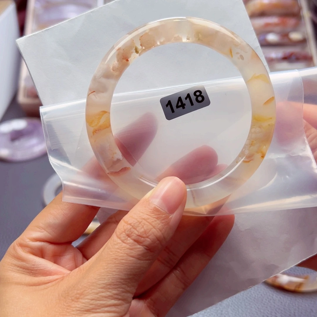 手镯玛瑙/玉髓未镶嵌?