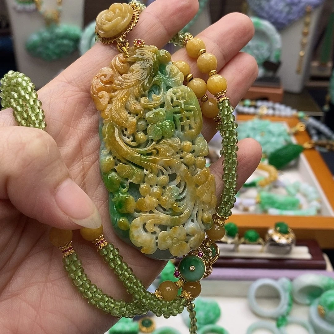 翡翠未镶嵌颈饰吊坠