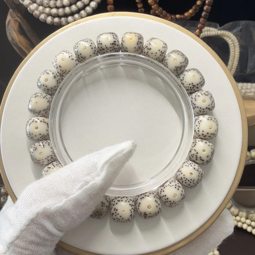 星月菩提手串黄金瞳