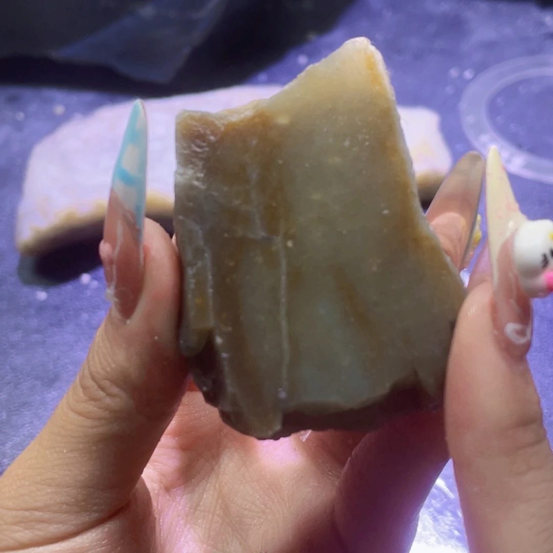 未镶嵌和田玉（糖玉）珠宝半成品