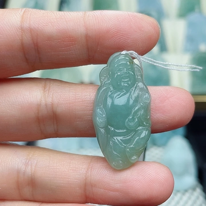 翡翠颈饰未镶嵌财神