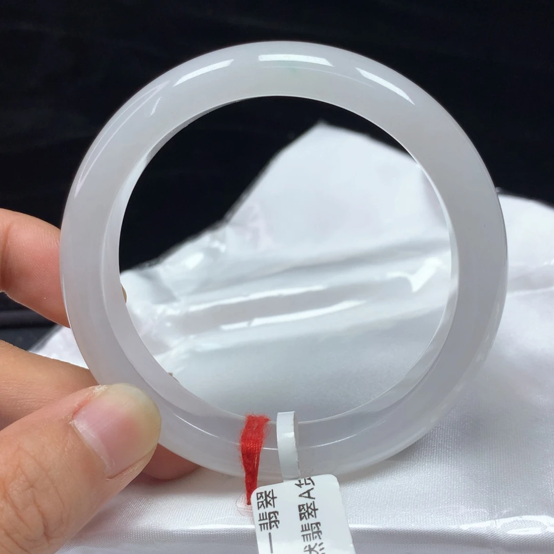 翡翠手镯（圆镯）未镶嵌58.2