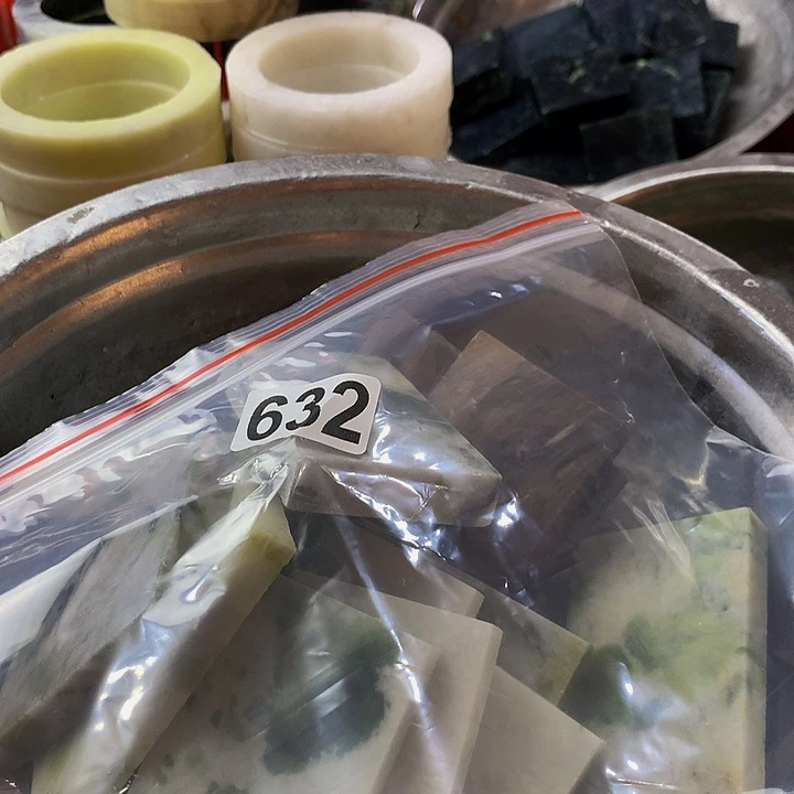 鹰***蛇纹石玉未镶嵌手镯